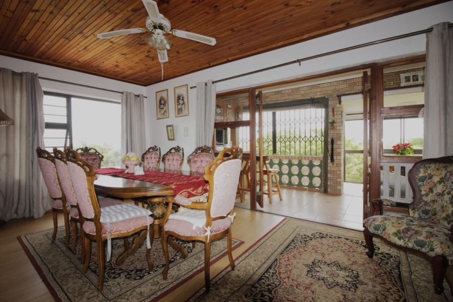 6 Bedroom Property for Sale in Paradise Beach Eastern Cape